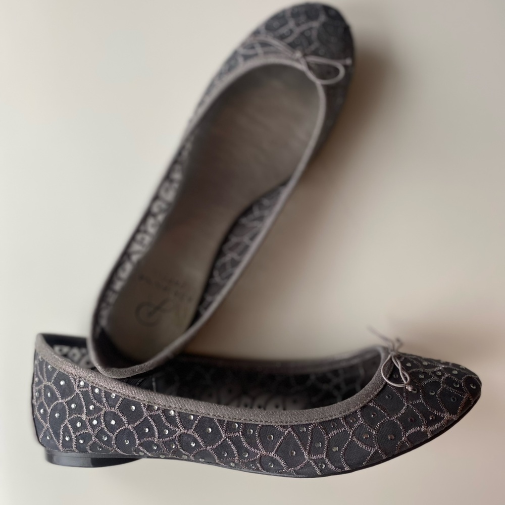 ADRIANNA PAPELL Grey Natalia Ballet Flat Beehive Mesh with Jewels Size 39 US 9